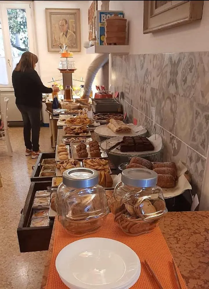 Vegan B&B Meuble Adriana Sirmione Bed & Breakfast